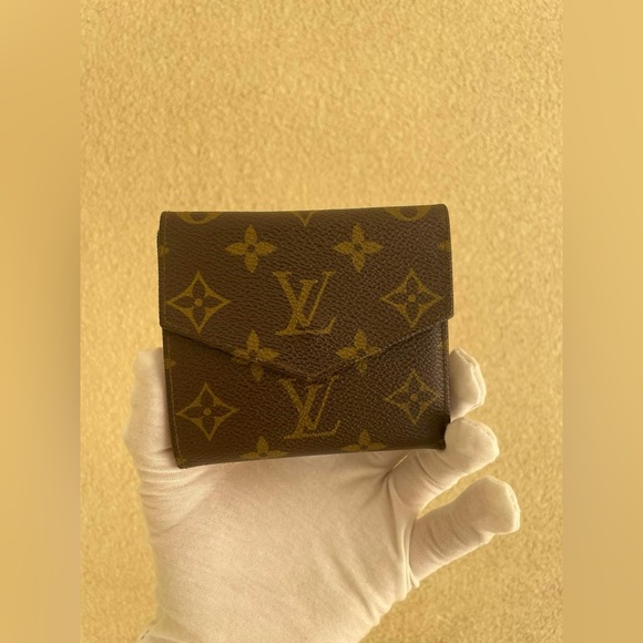 Louis Vuitton Wallet - Picture 9 of 16